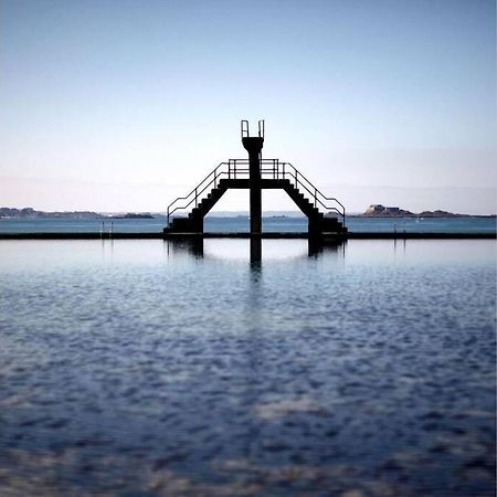 Апартаменты Le Plongeoir De Bon-Secours Сен-Мало Экстерьер фото